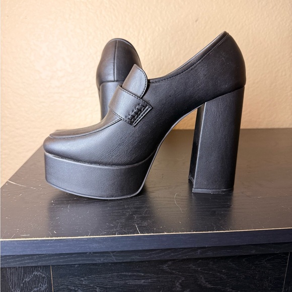 Madden Girl Dean Black Platform Loafers - Picture 3 of 9